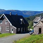 Heggjabygda Gjestegard - Historisk Tommerhus I Landlige Omgivelser *