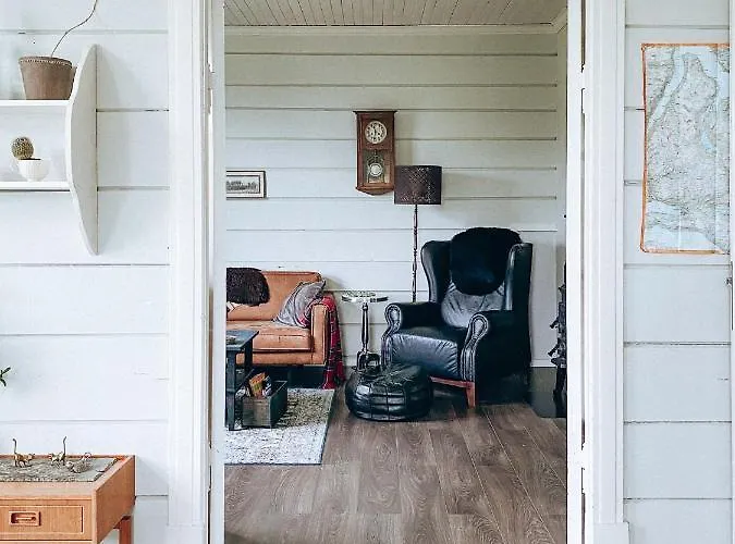 Heggjabygda Gjestegard - Historisk Tommerhus I Landlige Omgivelser Nordfjordeid